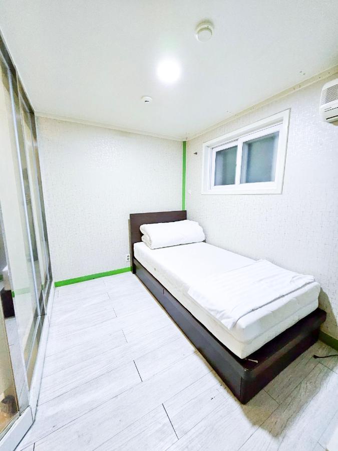 Travelers A Korea Hostel Seoel Buitenkant foto